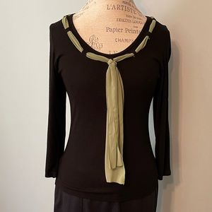 Black spandex rayon blend top with green accent